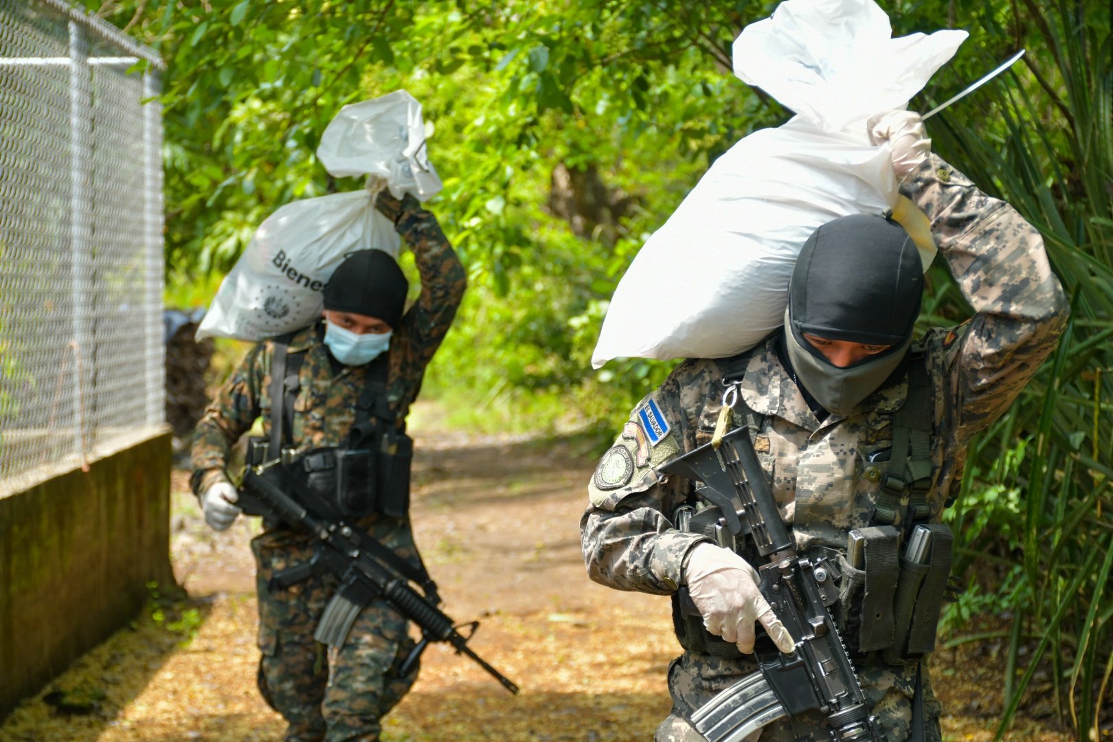 Fuerza Armada distribuye sus actividades entre seguridad y repartición de paquetes alimentarios fuerza-armada-distribuye-sus-actividades-entre-seguridad-y-reparticion-de-paquetes-alimentarios